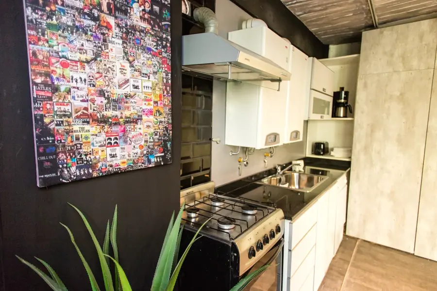 Cocina equipada — Gray Studio